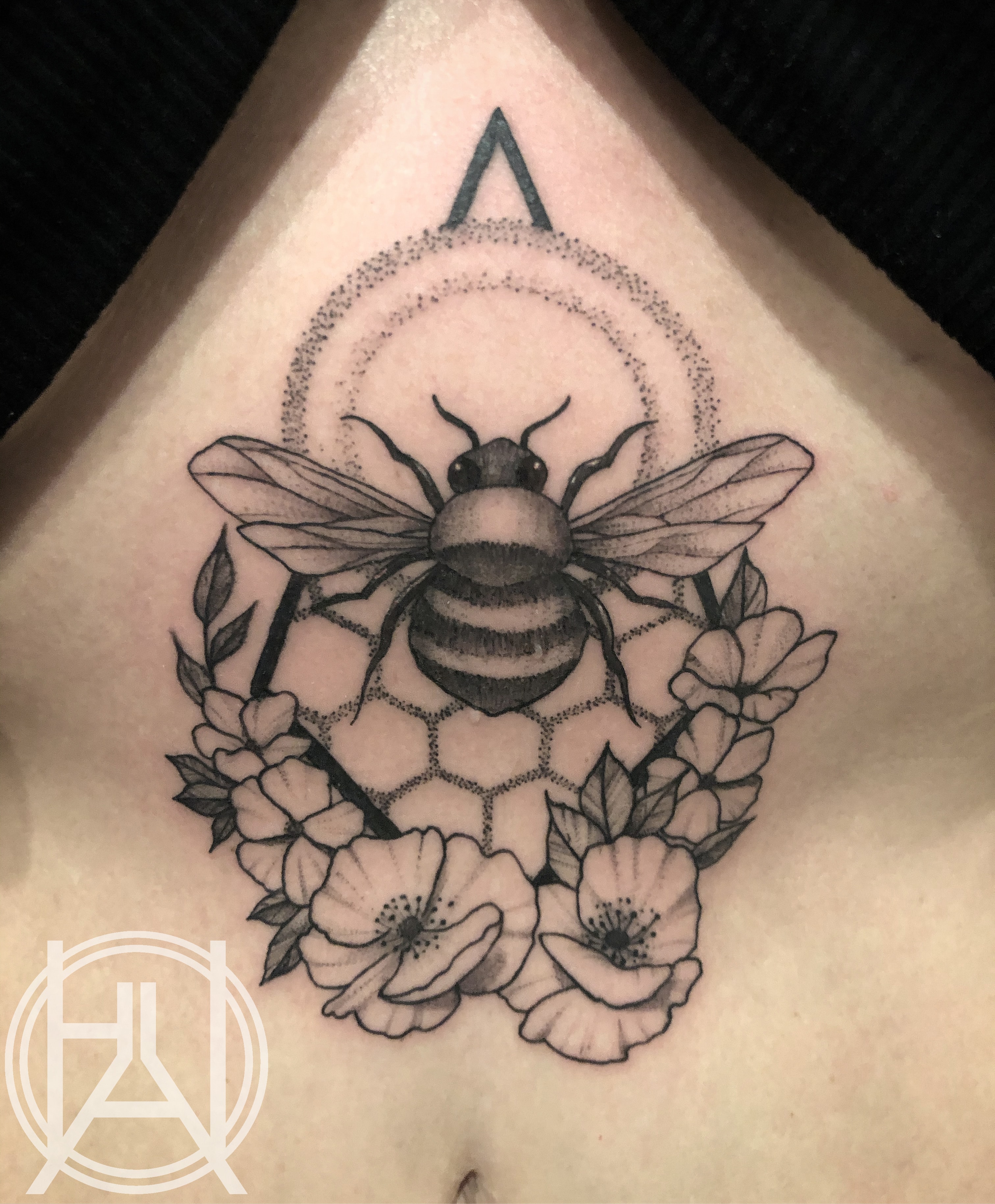 Bee & Honeycomb